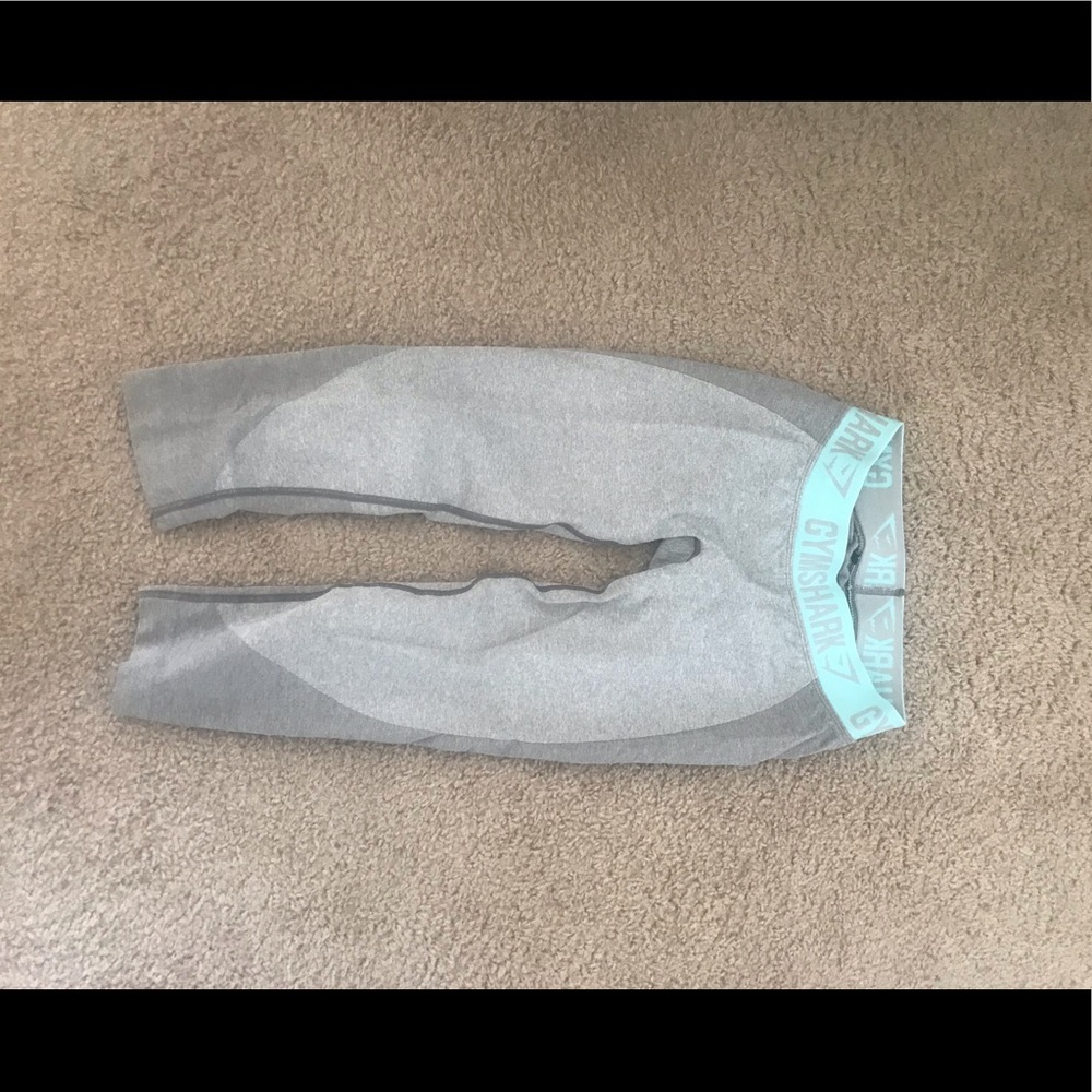 Gym shark capri length workout leggings size small